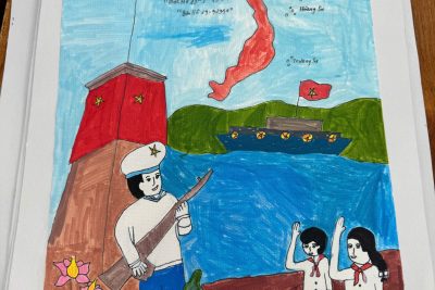 Tình yêu biển đảo quê hương trong tranh vẽ của học sinh Trường tiểu họcTrần Bình Trọng